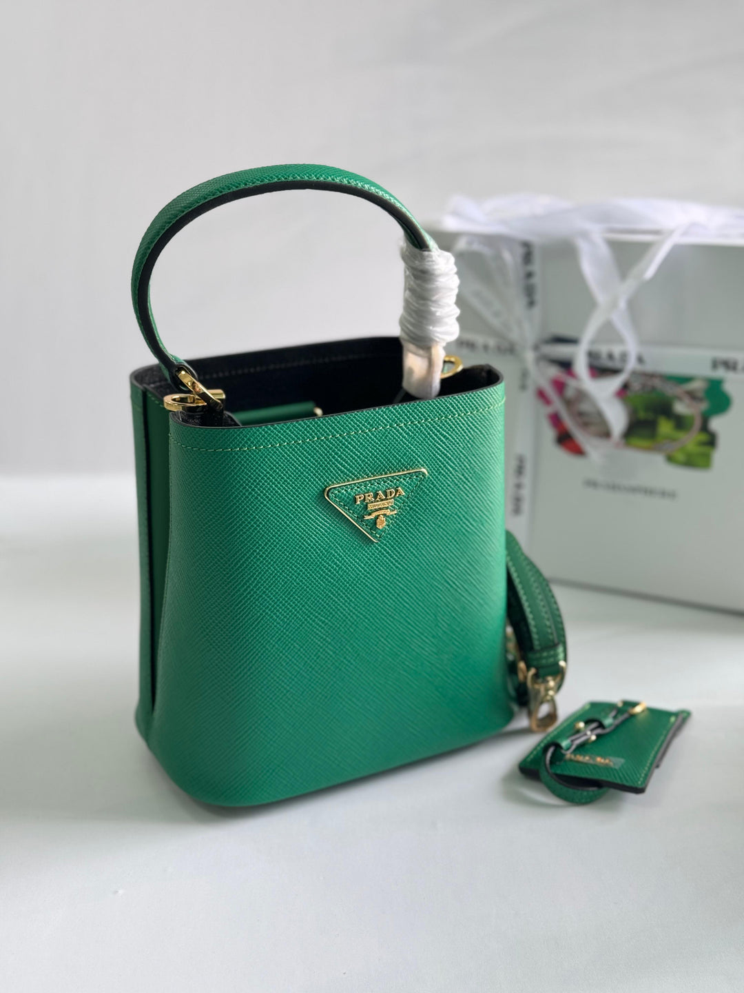 Ladies Prada bags Lilly Onlines