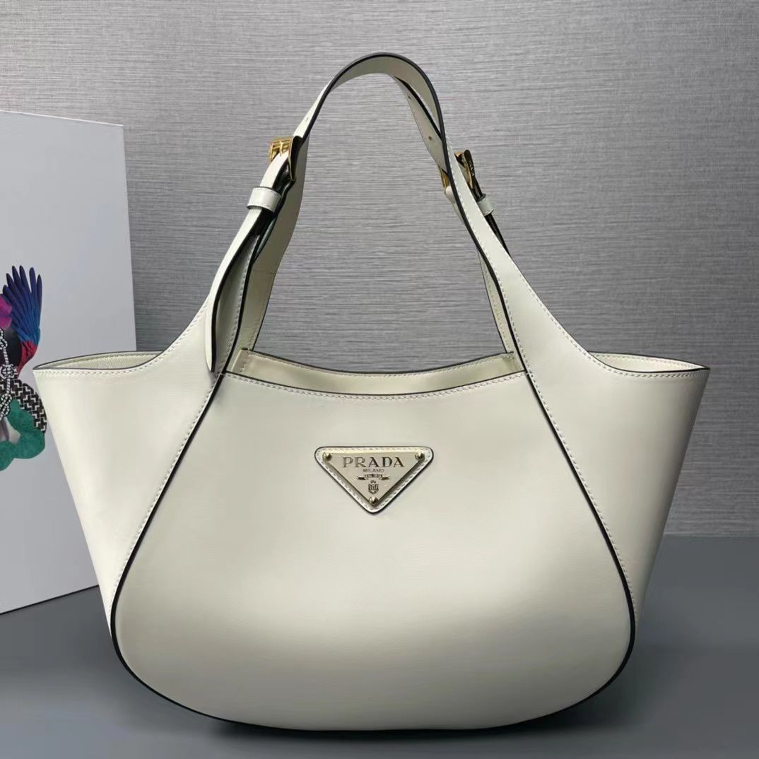 Ladies Prada bags Lilly Onlines