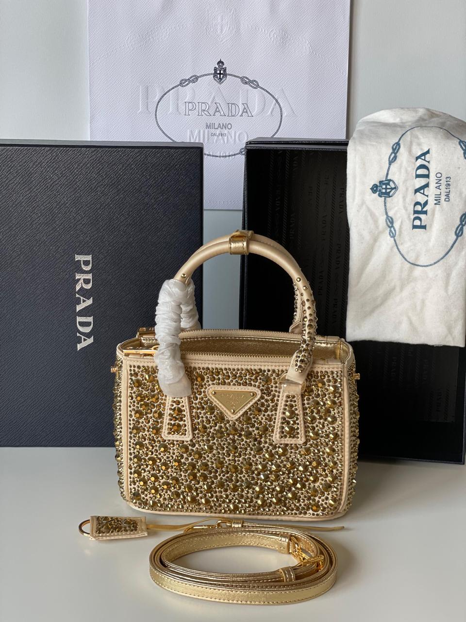Ladies Prada bags Lilly Onlines