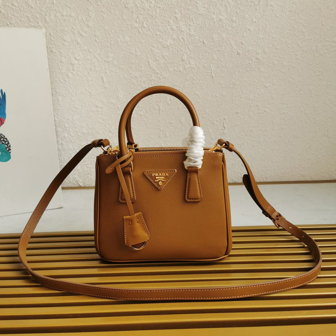 Ladies Prada bags Lilly Onlines