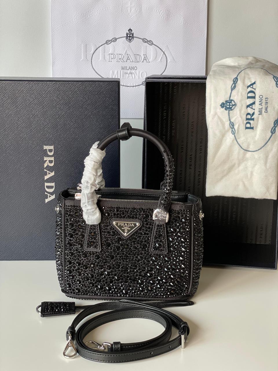 Ladies Prada bags Lilly Onlines