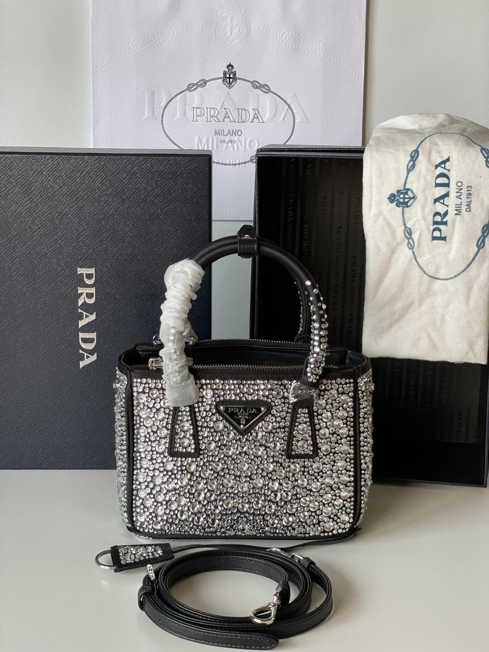 Ladies Prada bags Lilly Onlines