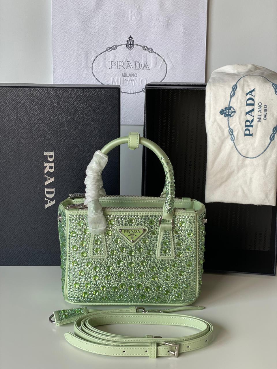 Ladies Prada bags Lilly Onlines