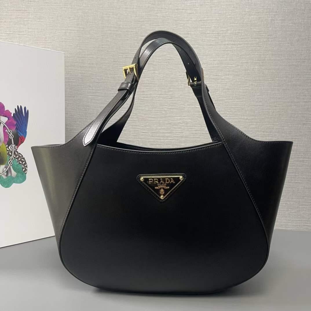 Ladies Prada bags Lilly Onlines