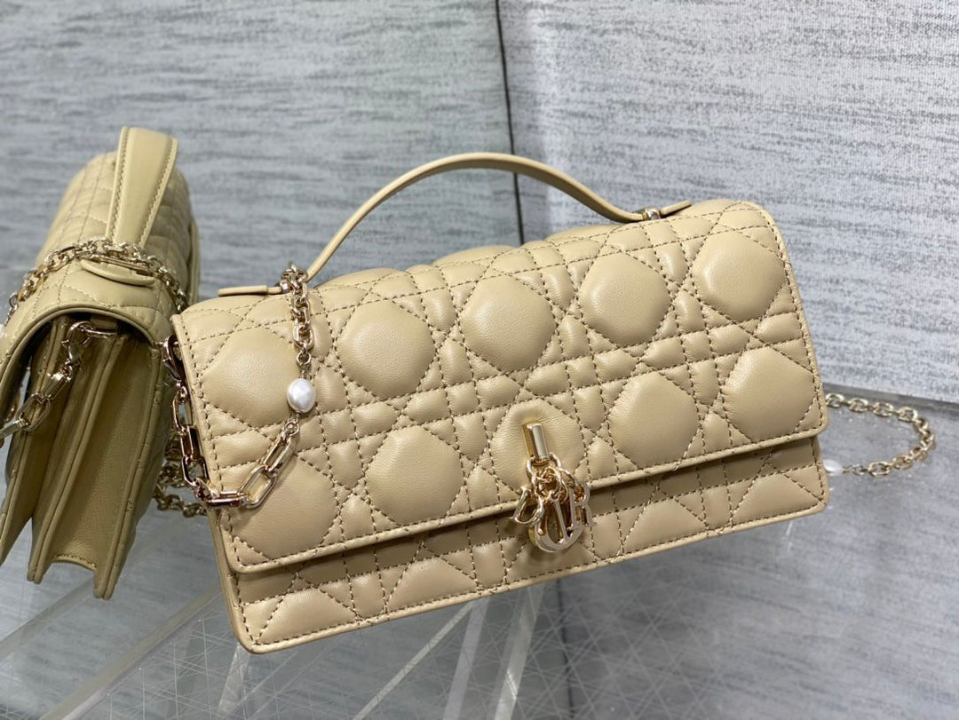 Ladies  Dior bags Lilly Onlines