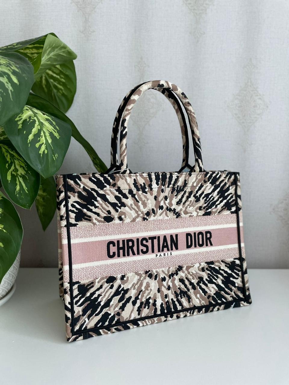 Ladies  Dior bags Lilly Onlines