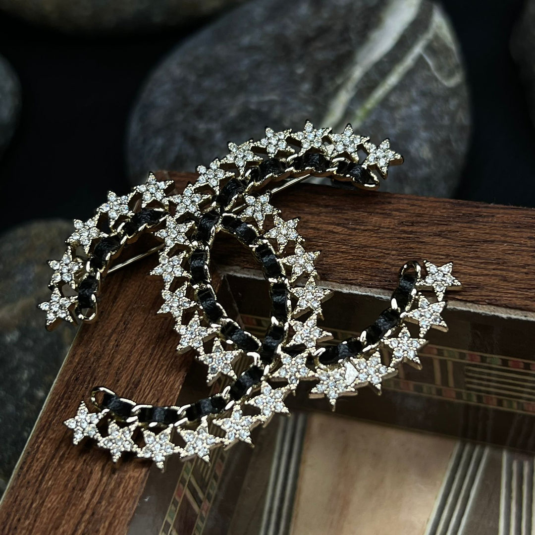 Ladies bracelets & brooches Lilly Onlines
