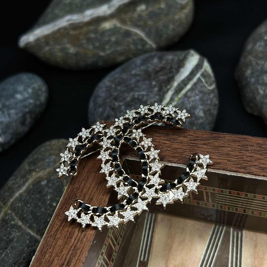 Ladies bracelets & brooches Lilly Onlines