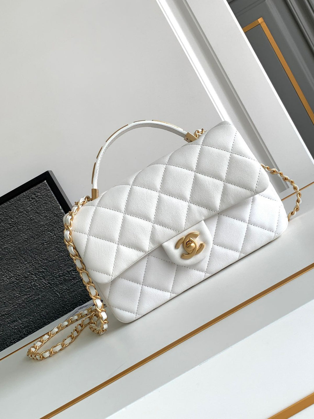 Ladies Chanel bags Lilly Onlines