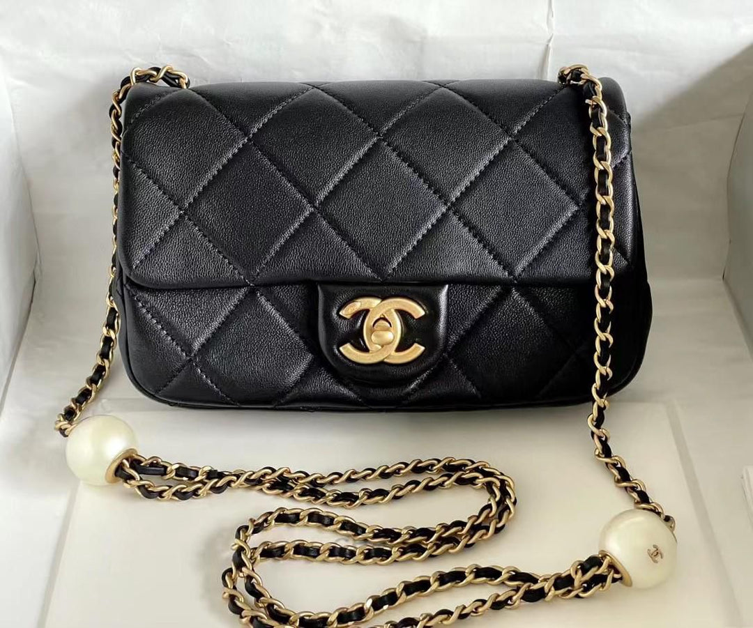 Ladies Chanel bags Lilly Onlines