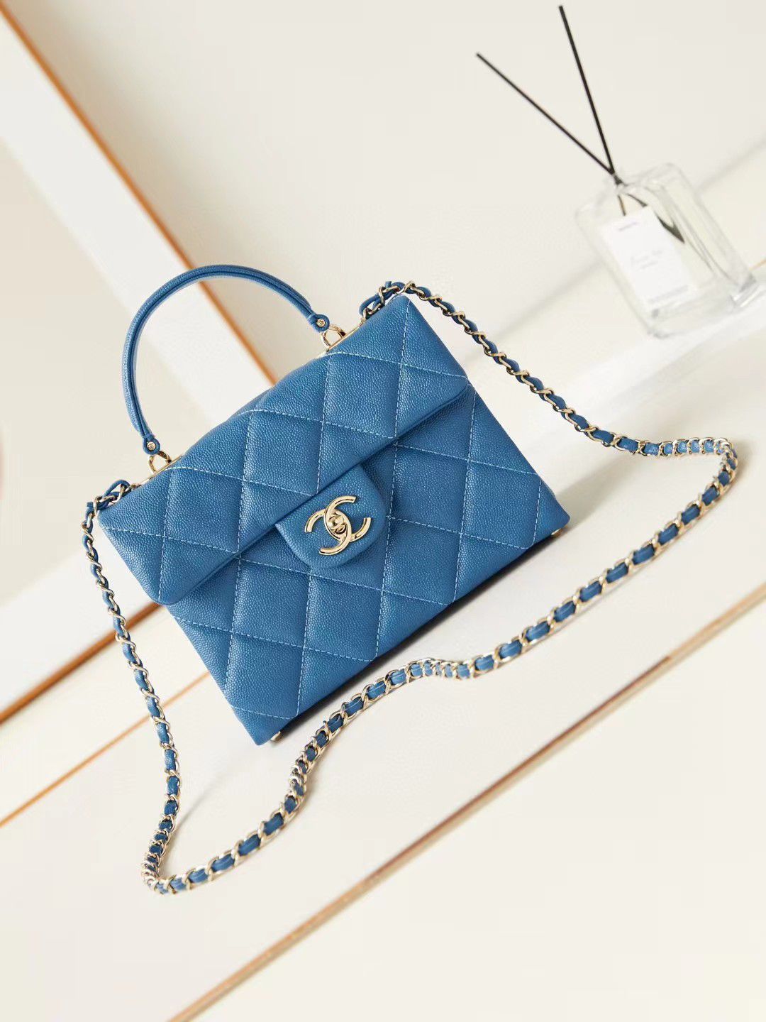 Ladies Chanel bags Lilly Onlines