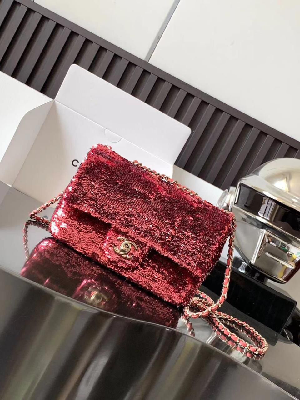 Ladies Chanel bags Lilly Onlines