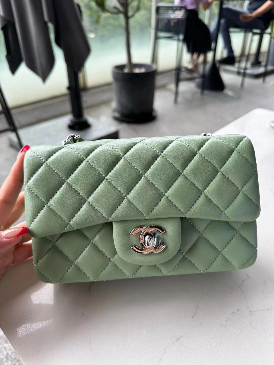 Ladies Chanel bags Lilly Onlines