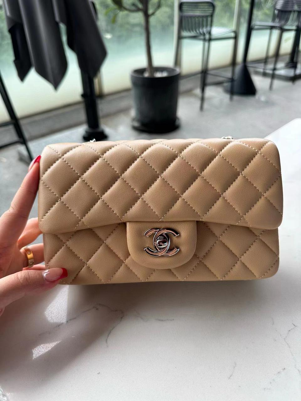 Ladies Chanel bags Lilly Onlines