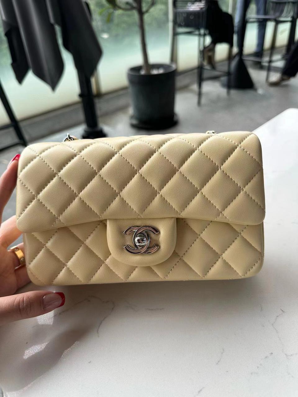 Ladies Chanel bags Lilly Onlines