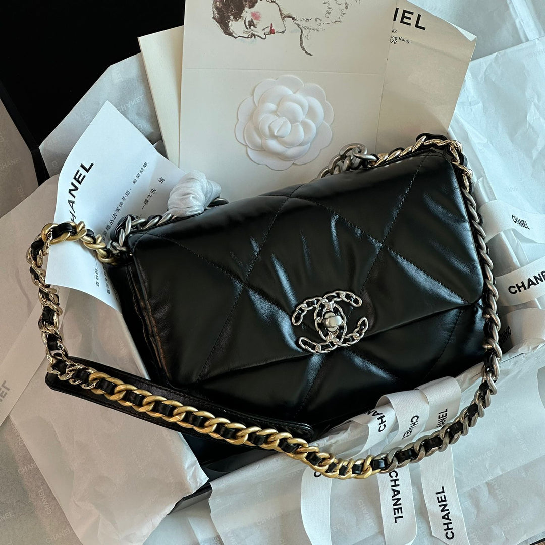 Ladies Chanel bags Lilly Onlines