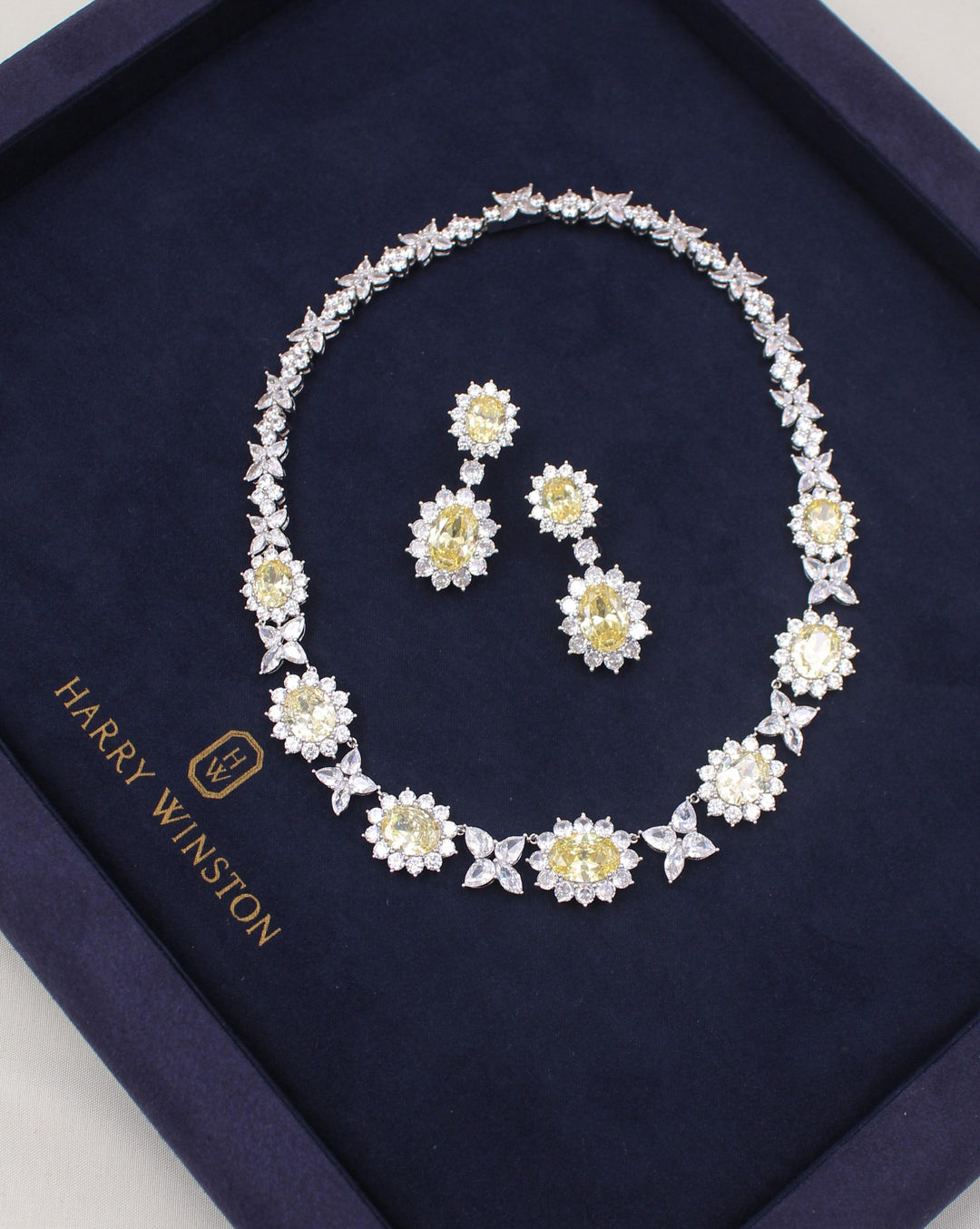 Ladies jewelry set Lilly Onlines