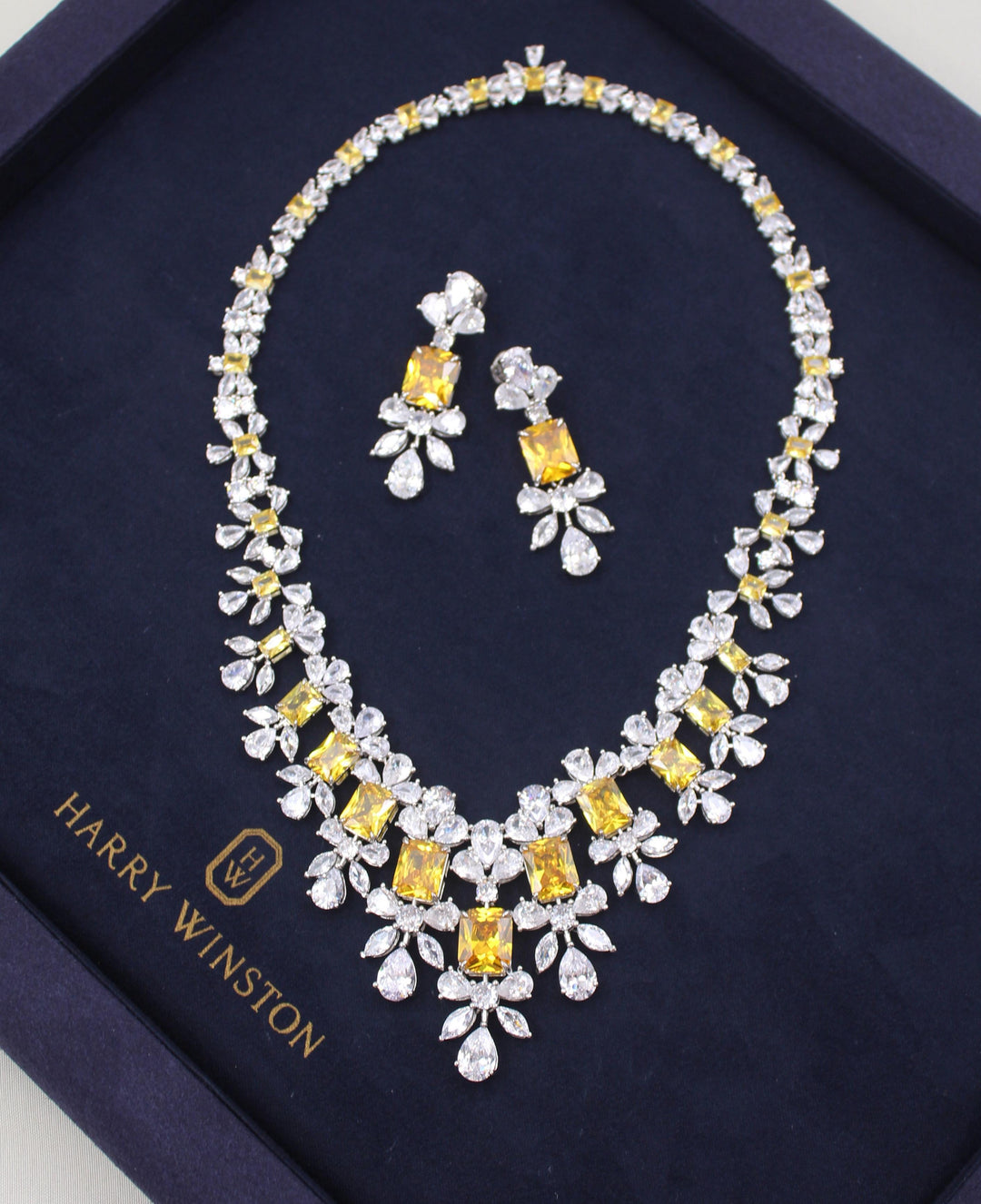 Ladies jewelry set Lilly Onlines