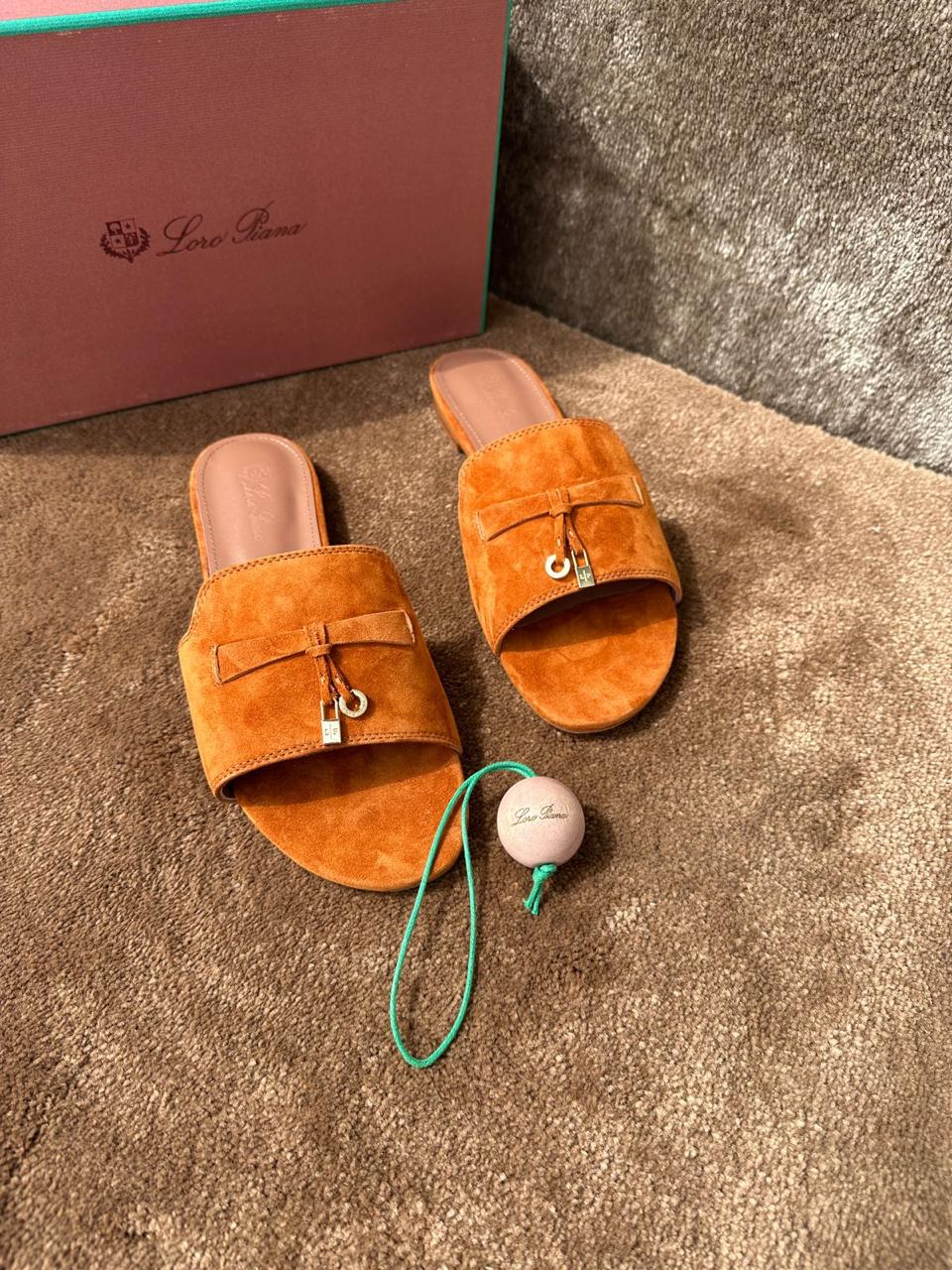 Ladies flats  Lilly Onlines