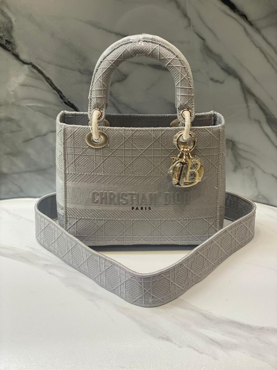 Ladies dior bags Lilly Onlines