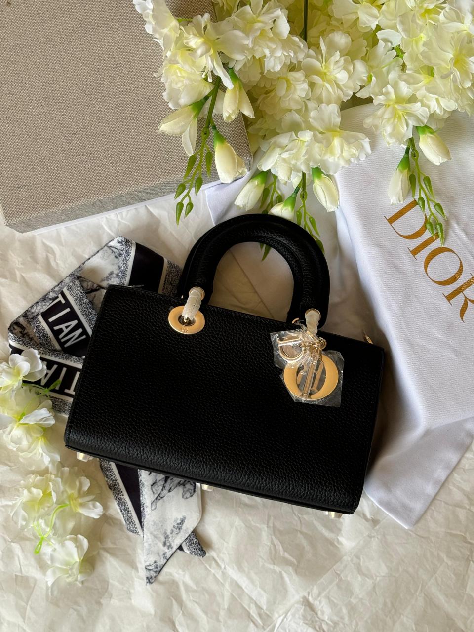 Ladies dior bags Lilly Onlines