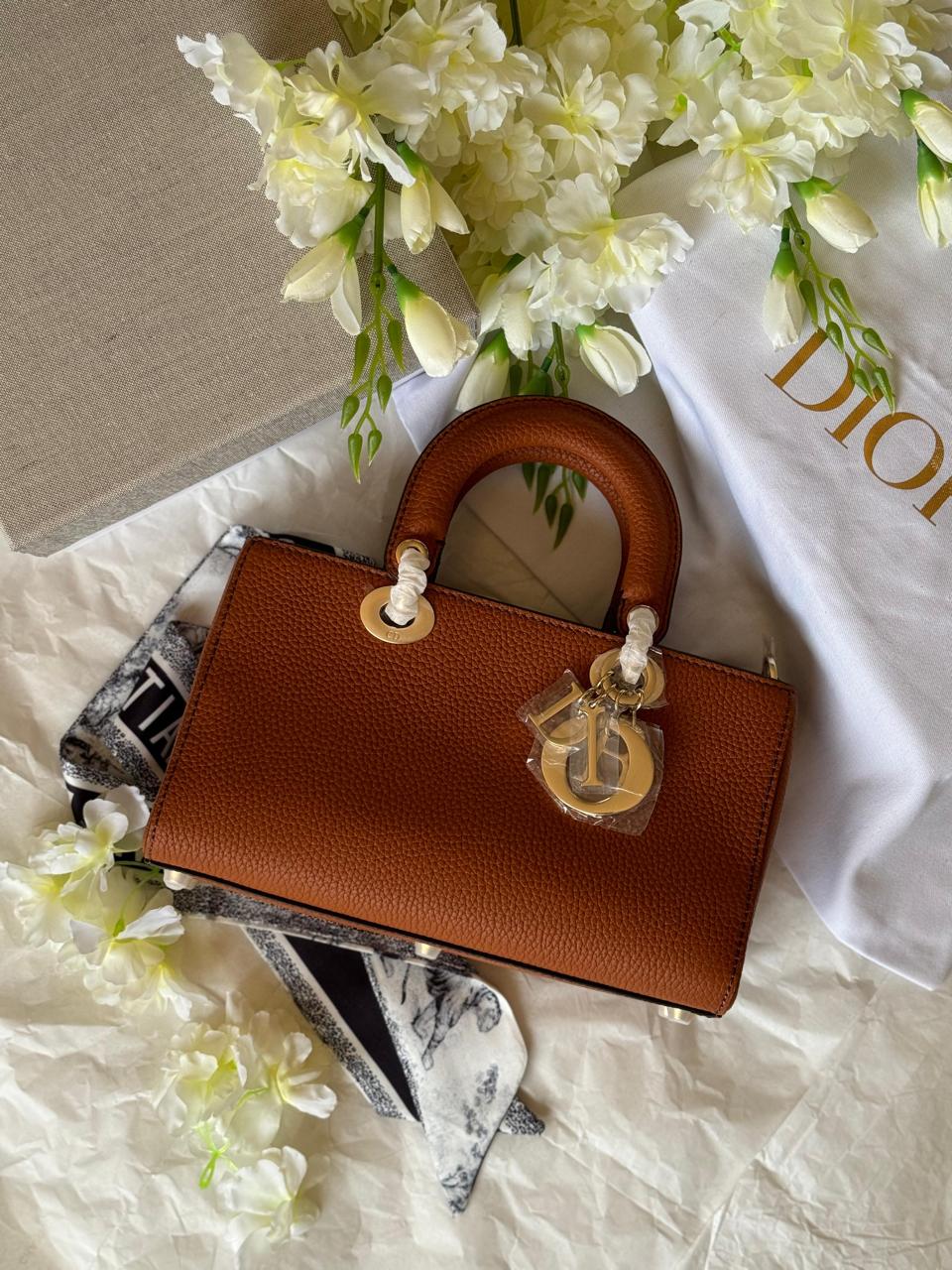 Ladies dior bags Lilly Onlines