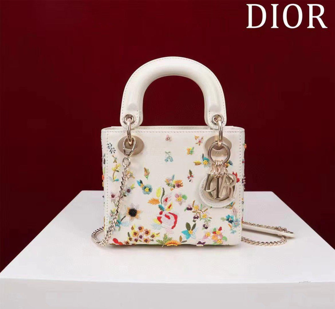 Ladies dior bags Lilly Onlines
