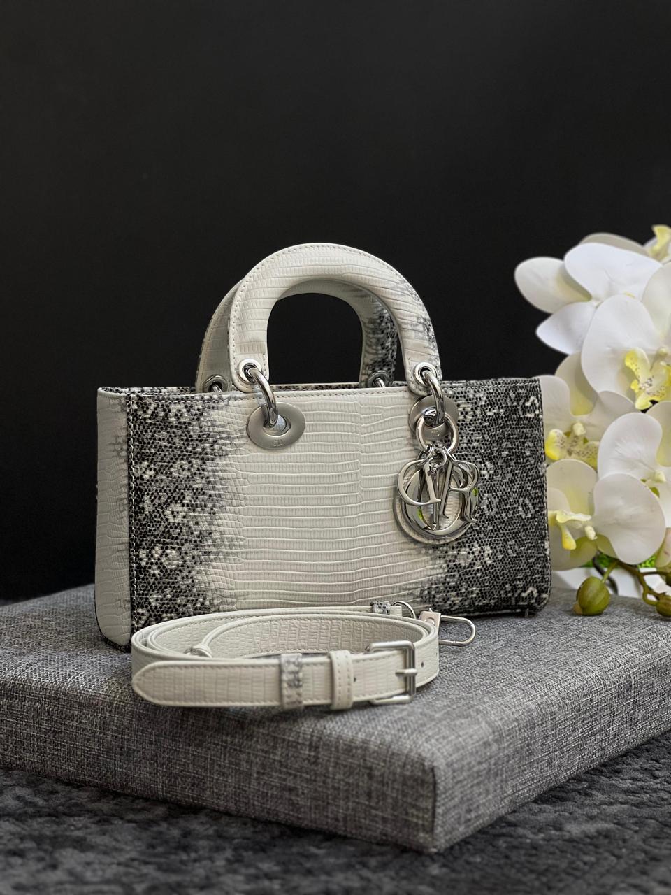 Ladies dior bags Lilly Onlines