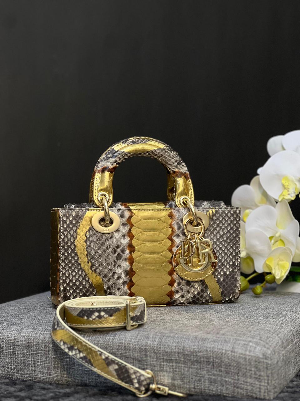 Ladies dior bags Lilly Onlines