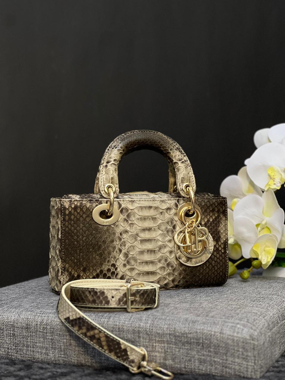 Ladies dior bags Lilly Onlines