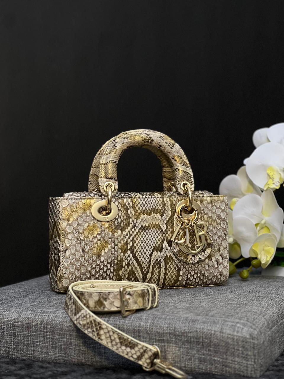 Ladies dior bags Lilly Onlines