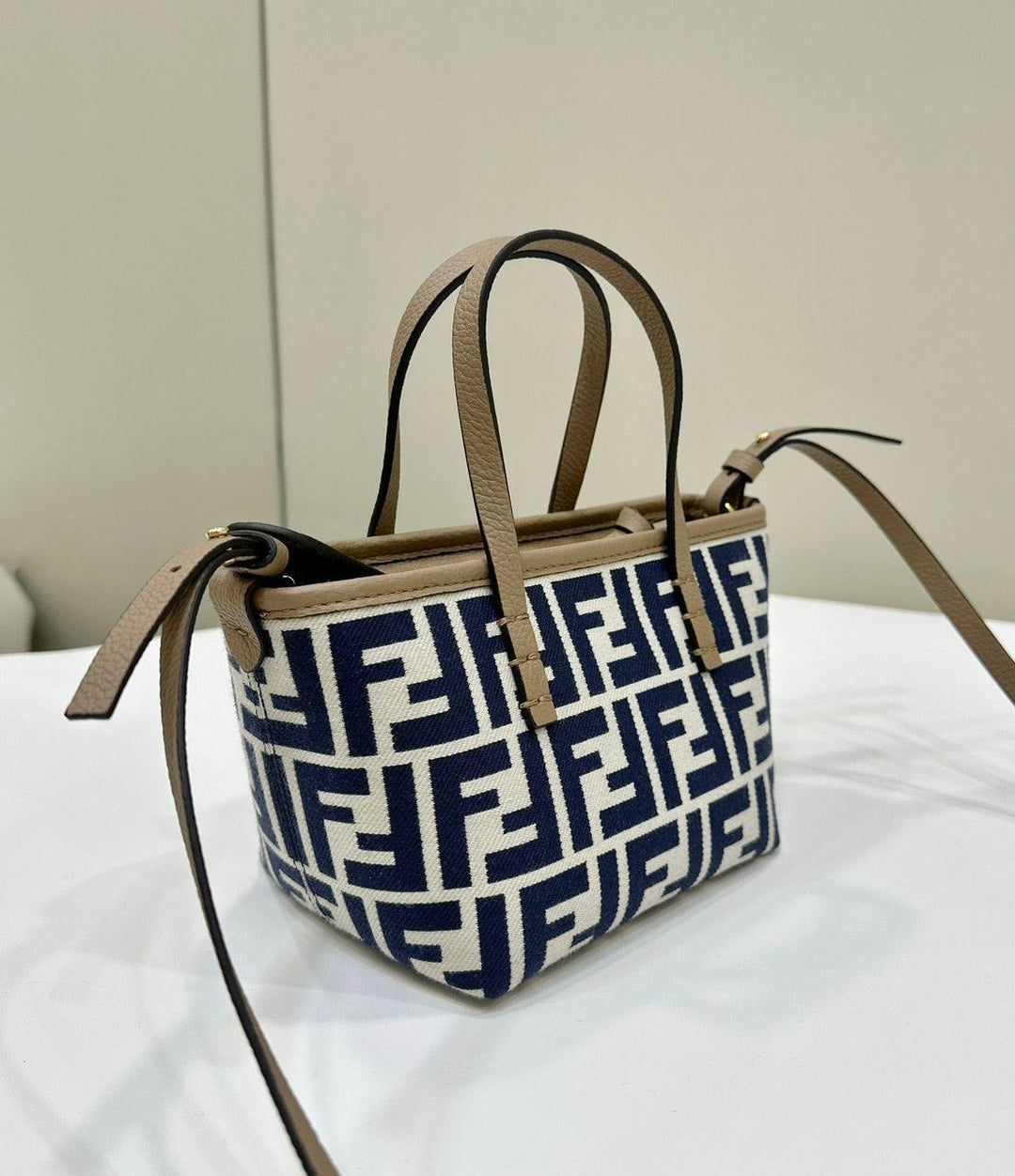 Ladies fendi bags Lilly Onlines