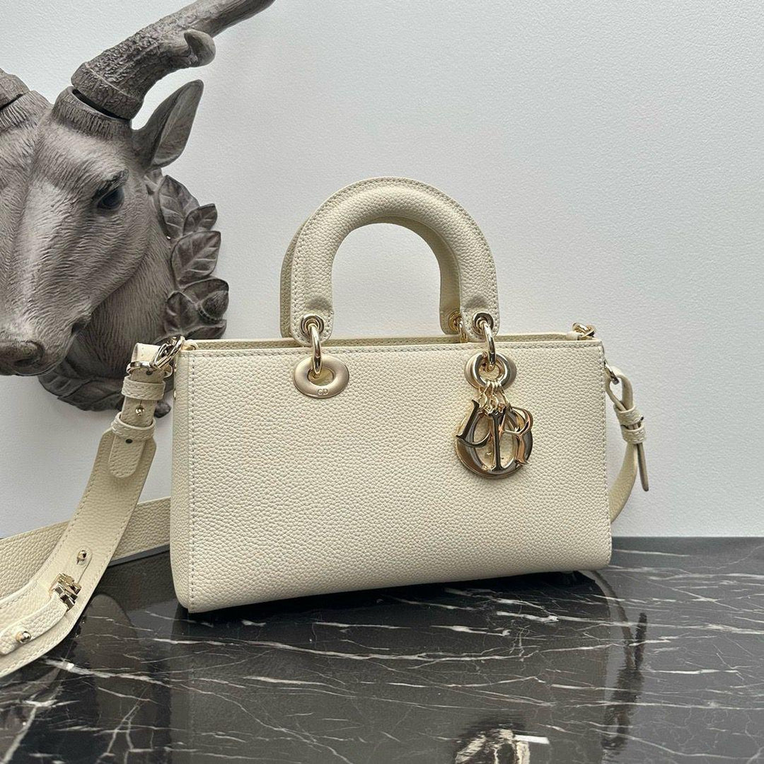 Ladies Dior bags Lilly Onlines