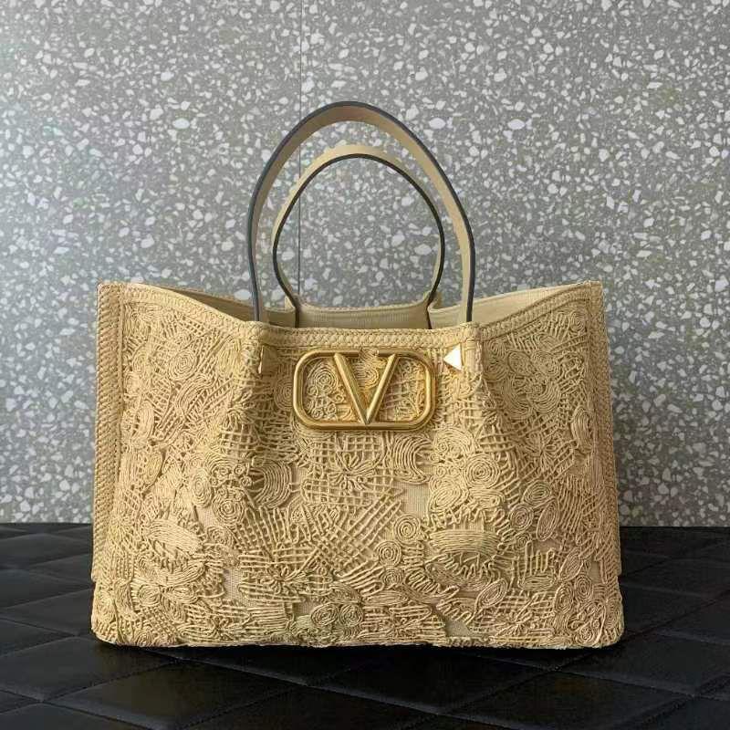 Ladies Valentino bags Lilly Onlines