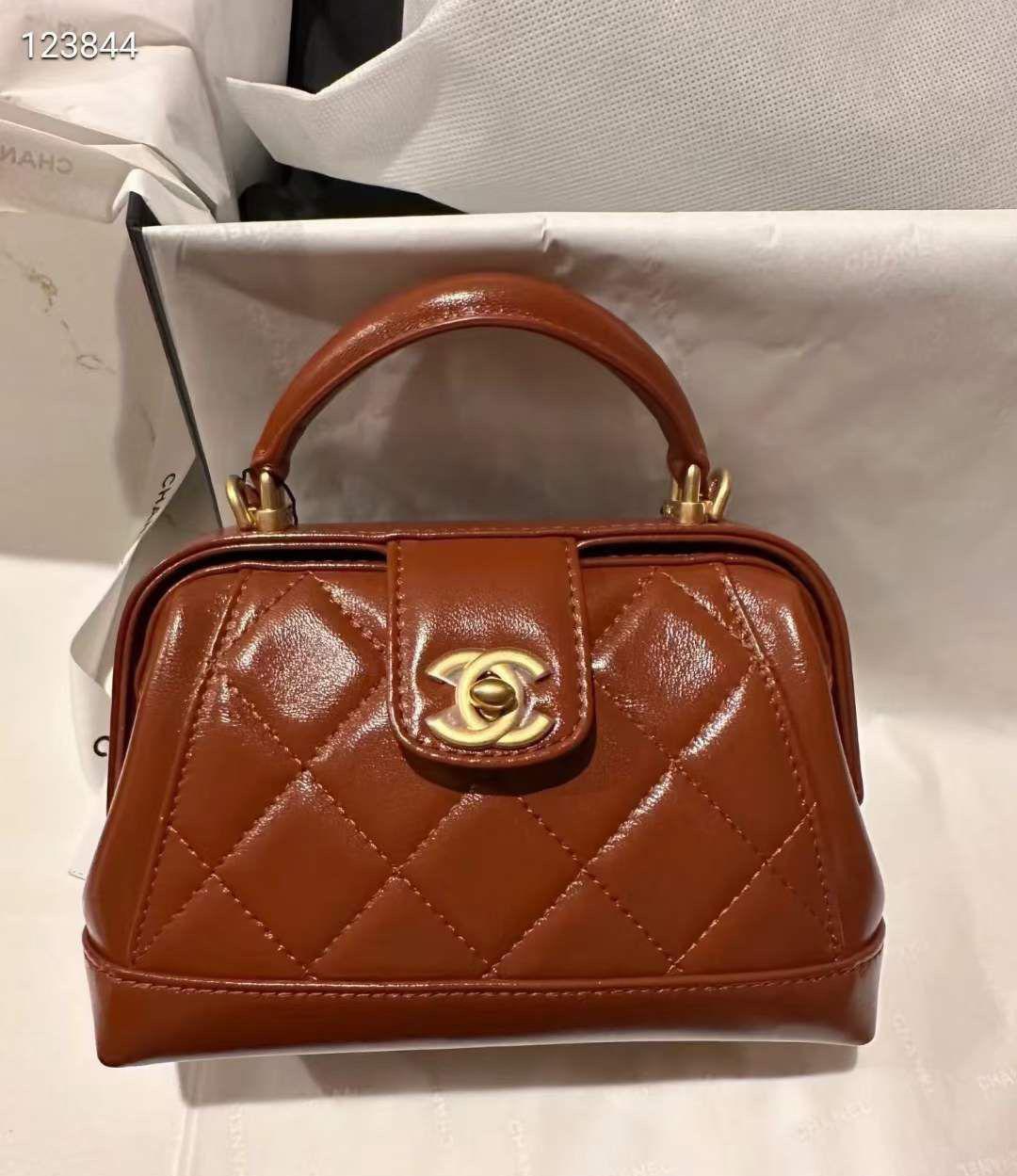 Ladies Chanel bags Lilly Onlines