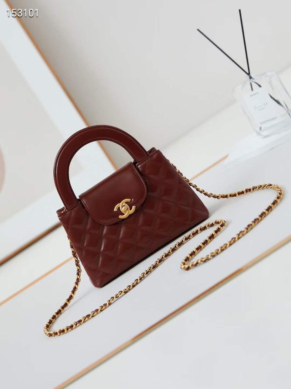 Ladies Chanel bags Lilly Onlines