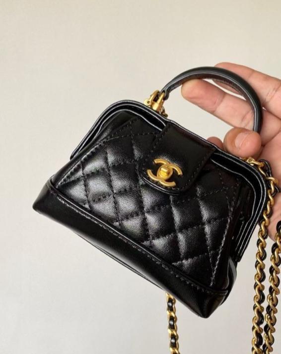 Ladies Chanel bags Lilly Onlines