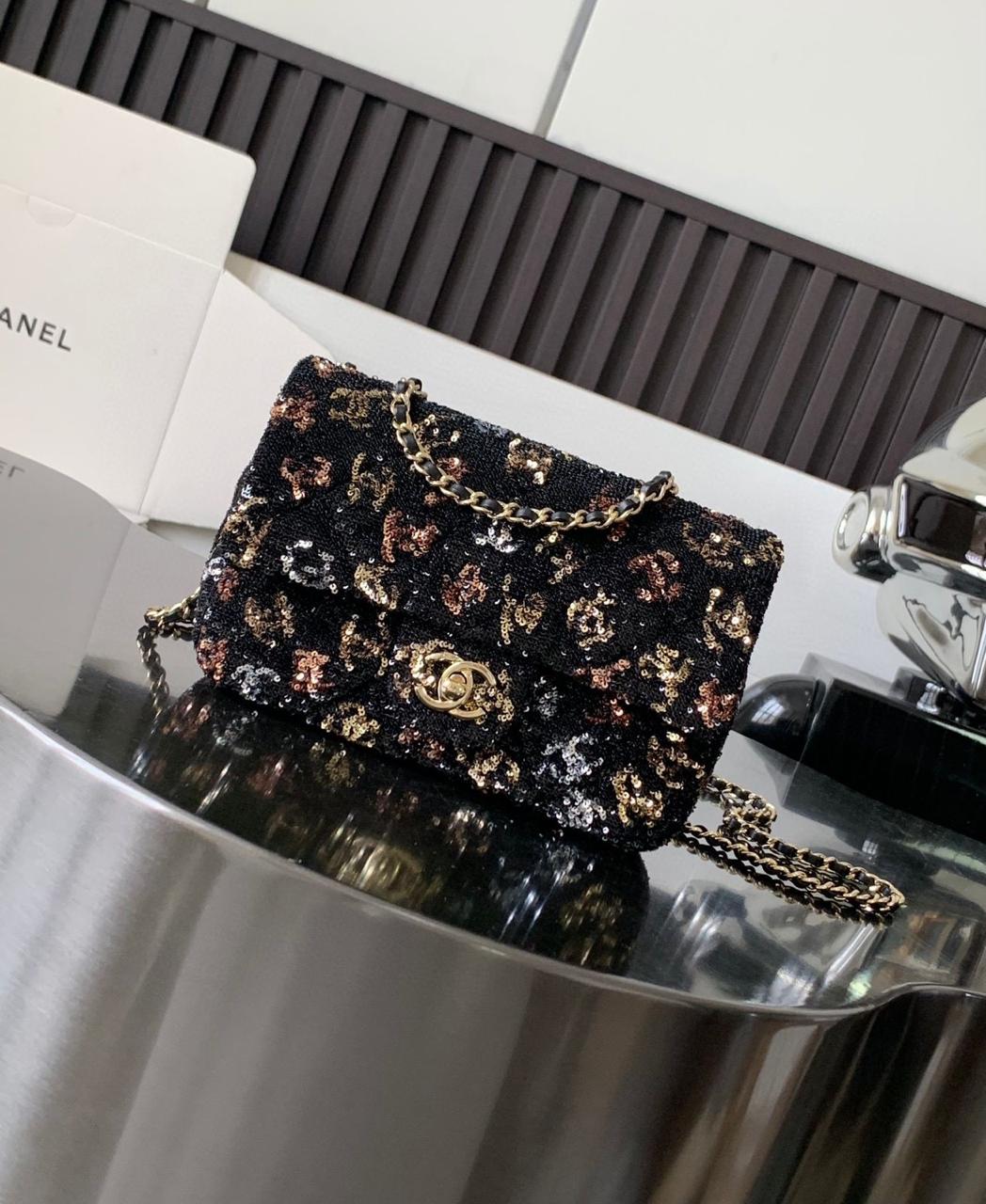 Ladies Chanel bags Lilly Onlines