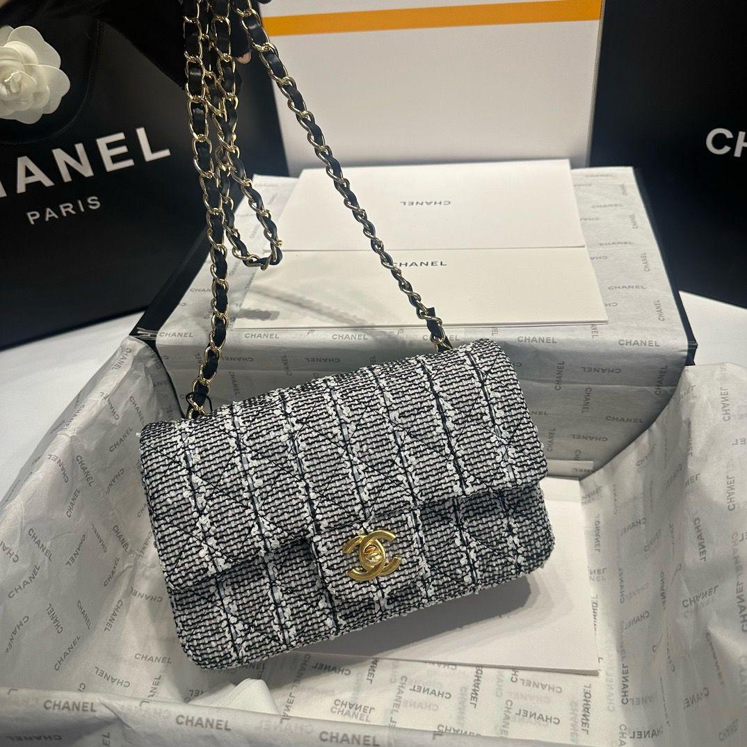Ladies Chanel bags Lilly Onlines