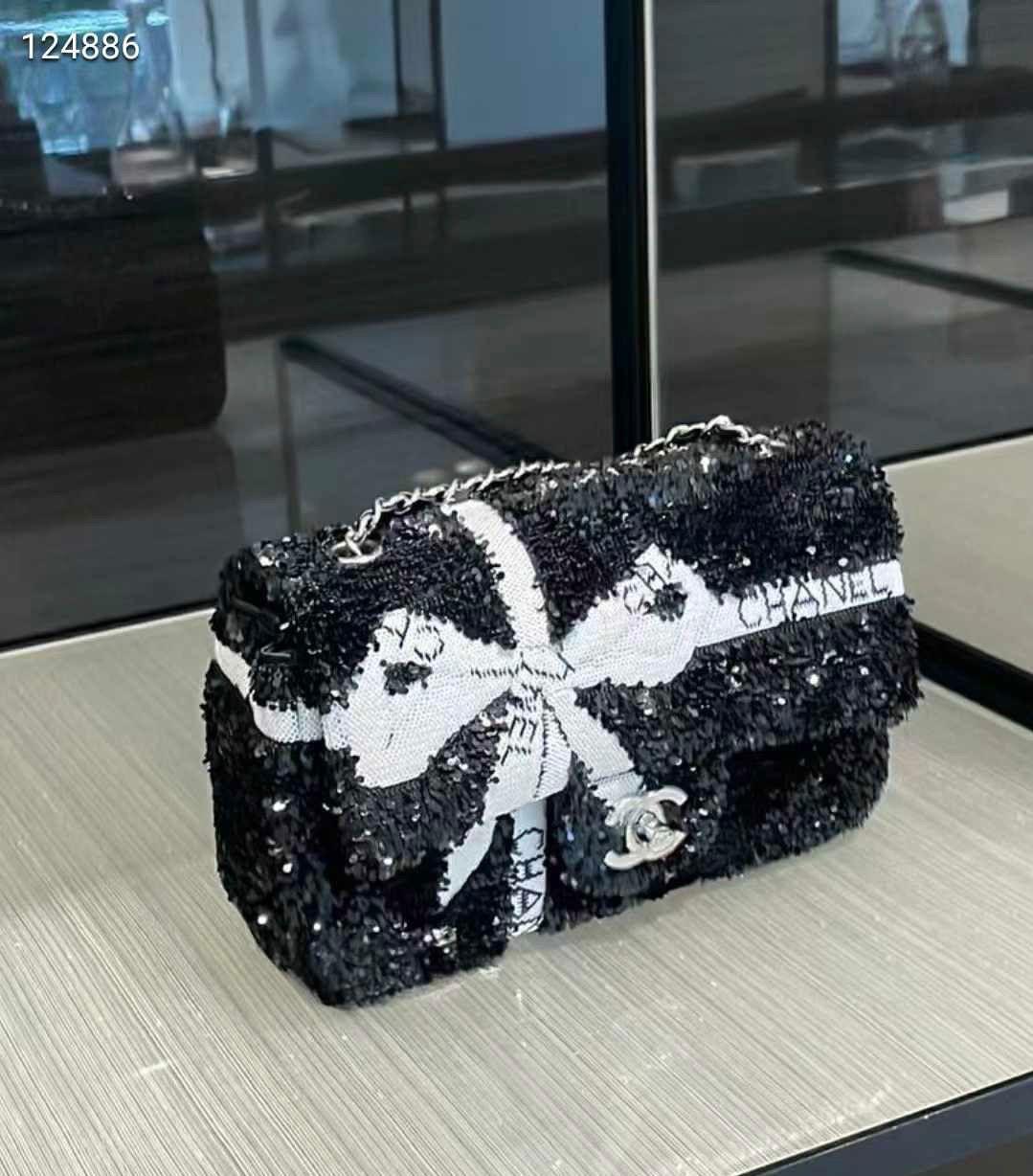 Ladies Chanel bags Lilly Onlines