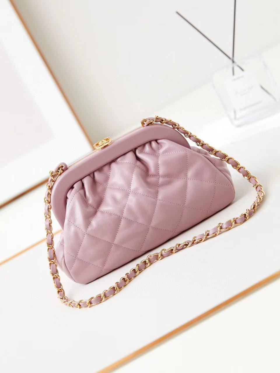 Ladies Chanel bags Lilly Onlines
