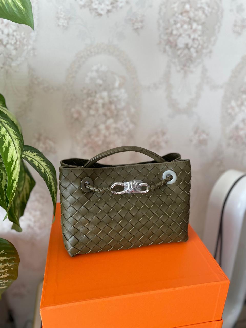 Ladies Bottega bags Lilly Onlines