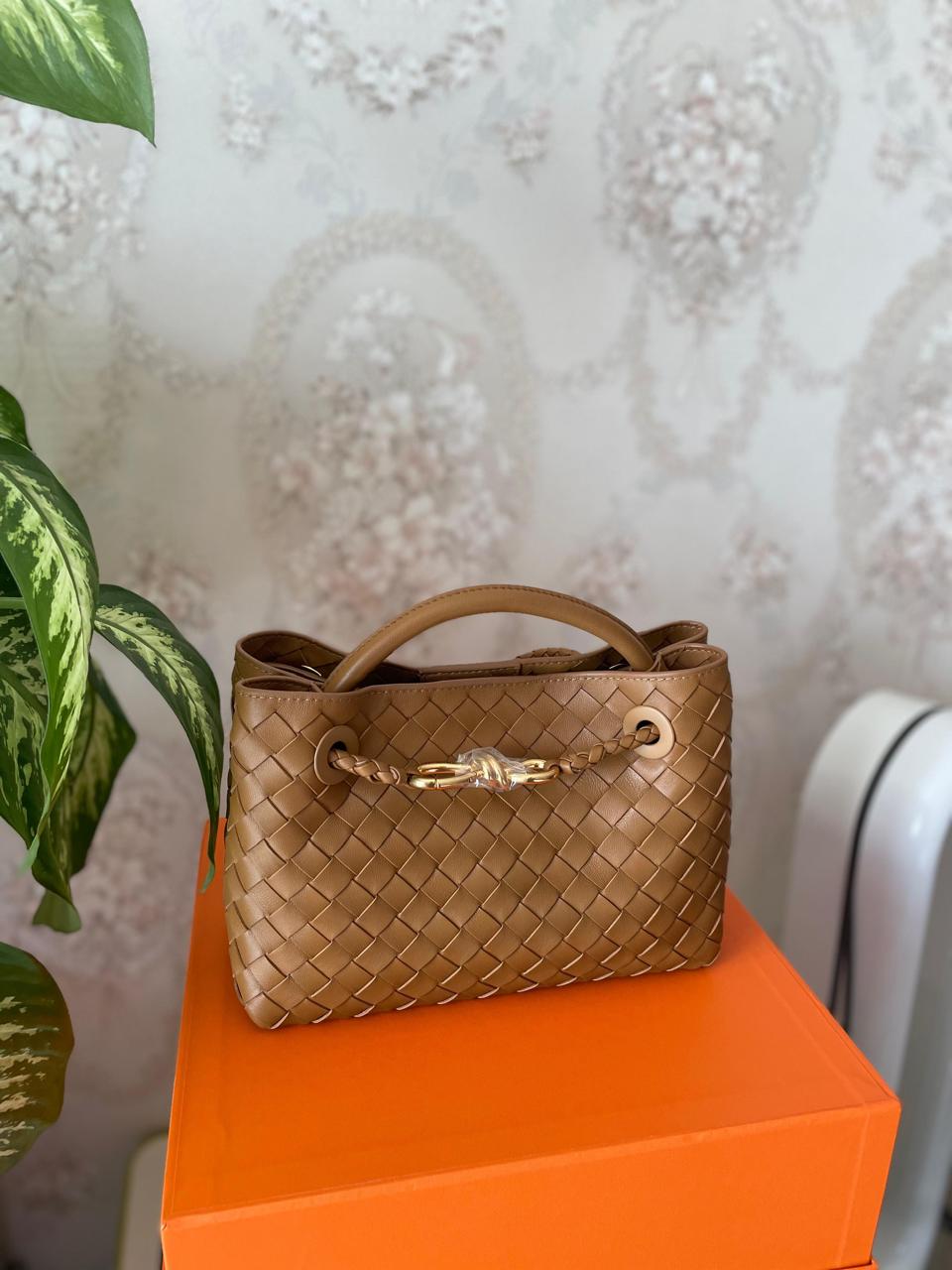 Ladies Bottega bags Lilly Onlines