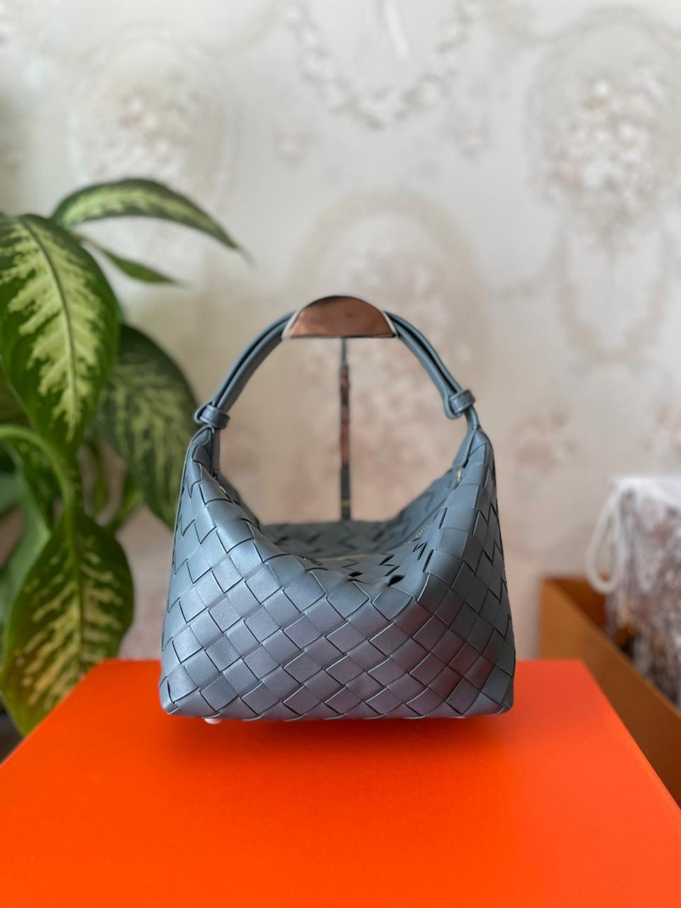 Ladies Bottega bags Lilly Onlines
