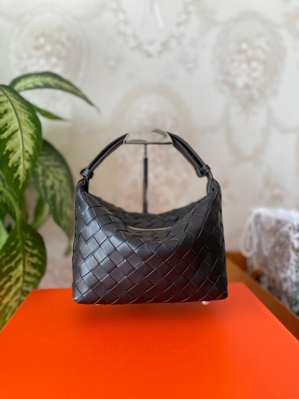 Ladies Bottega bags Lilly Onlines