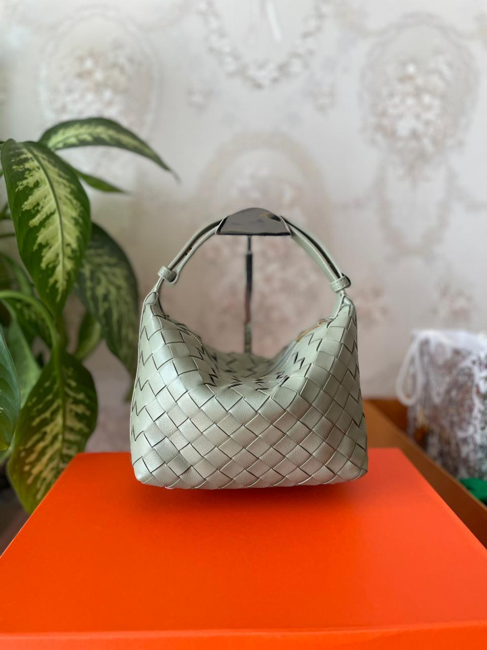 Ladies Bottega bags Lilly Onlines