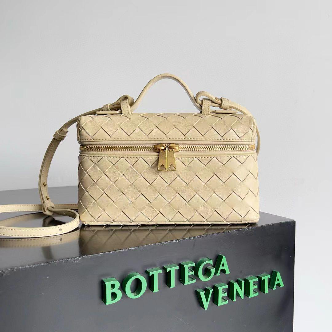 Ladies Bottega bags Lilly Onlines