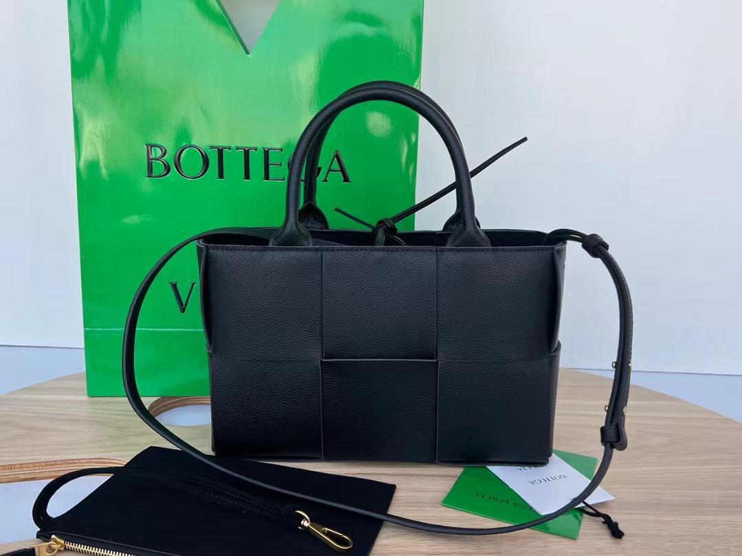 Ladies Bottega bags Lilly Onlines