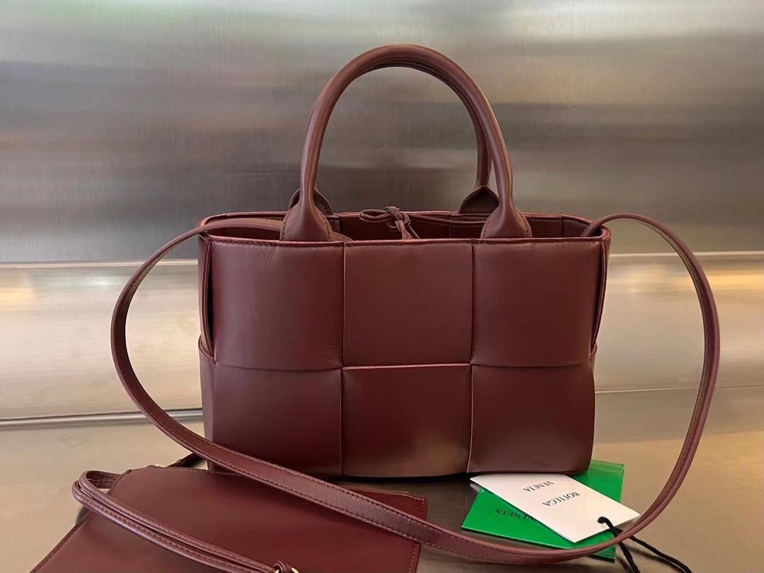 Ladies Bottega bags Lilly Onlines