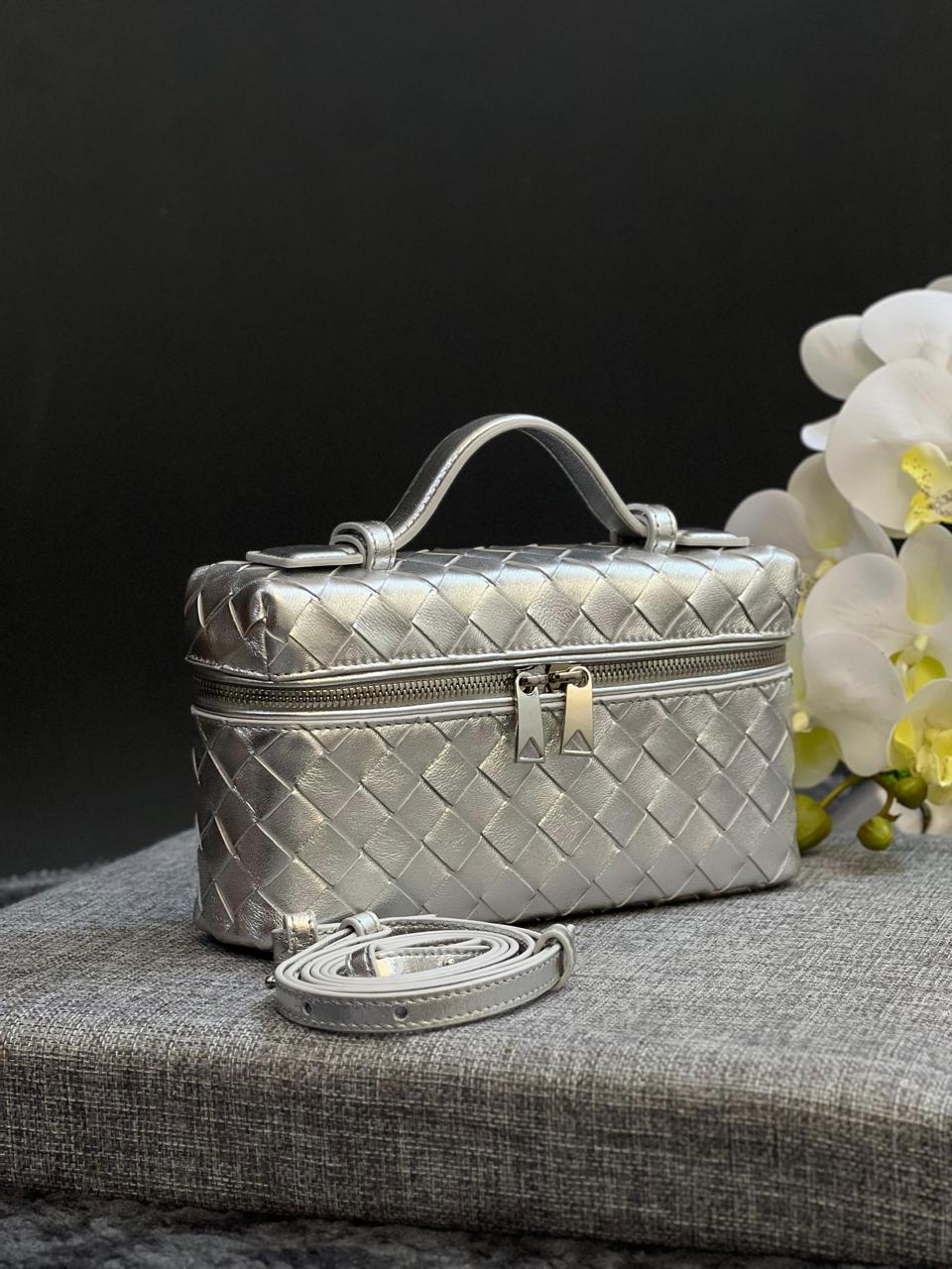 Ladies Bottega bags Lilly Onlines